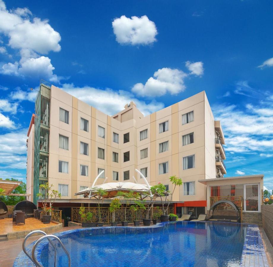 Sapphire Sky Hotel & Conference Serpong Zewnętrze zdjęcie