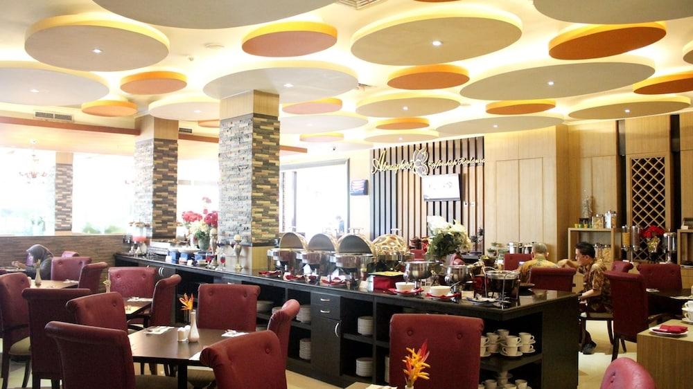 Sapphire Sky Hotel & Conference Serpong Zewnętrze zdjęcie