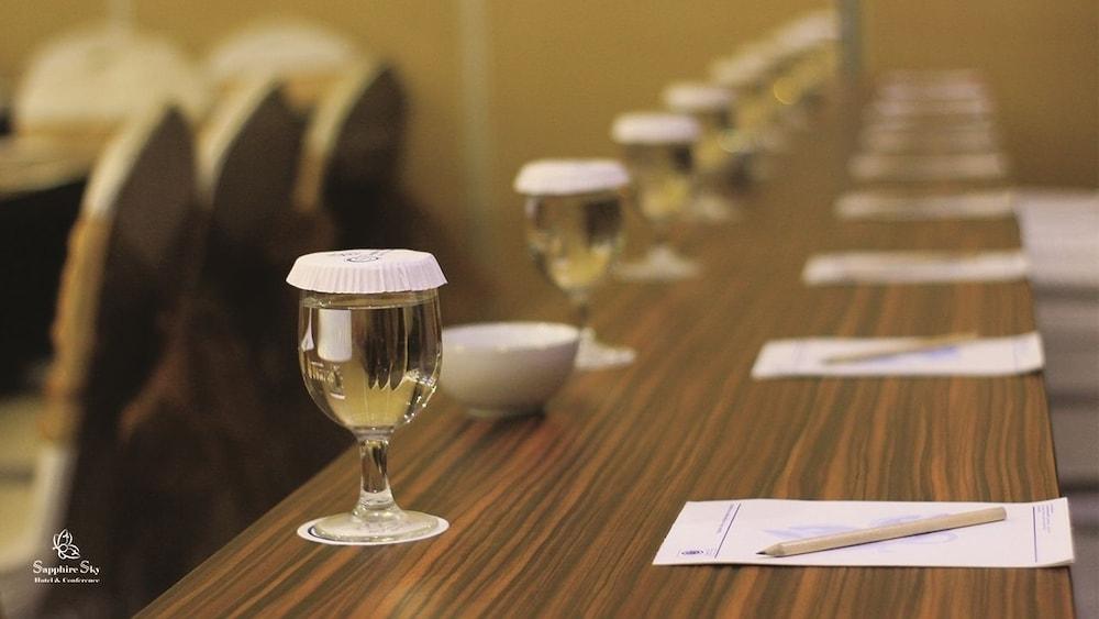 Sapphire Sky Hotel & Conference Serpong Zewnętrze zdjęcie