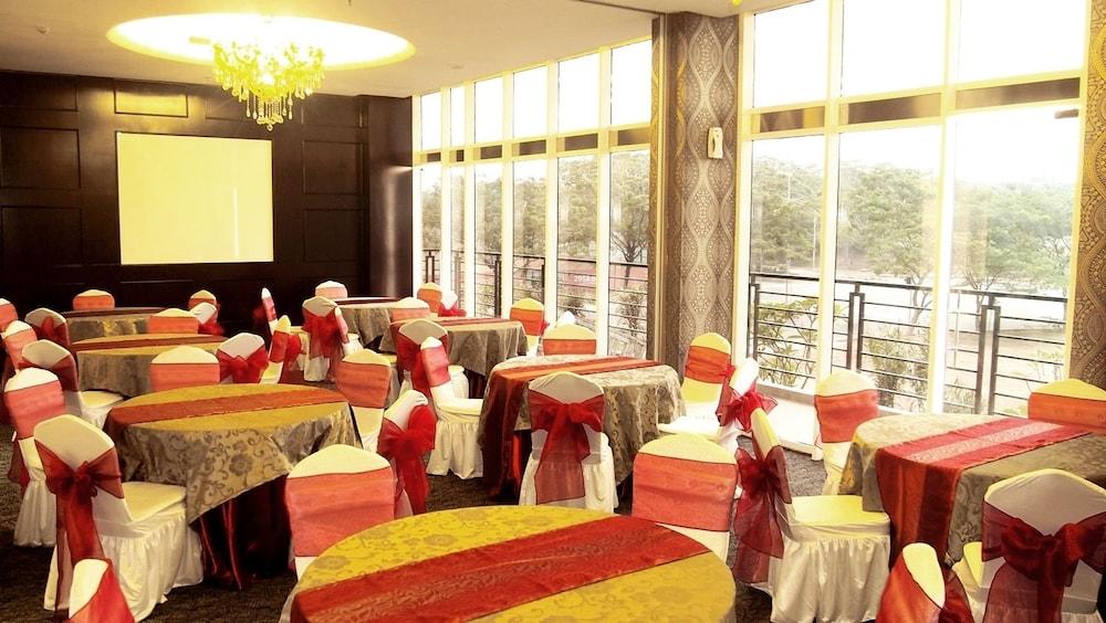 Sapphire Sky Hotel & Conference Serpong Zewnętrze zdjęcie