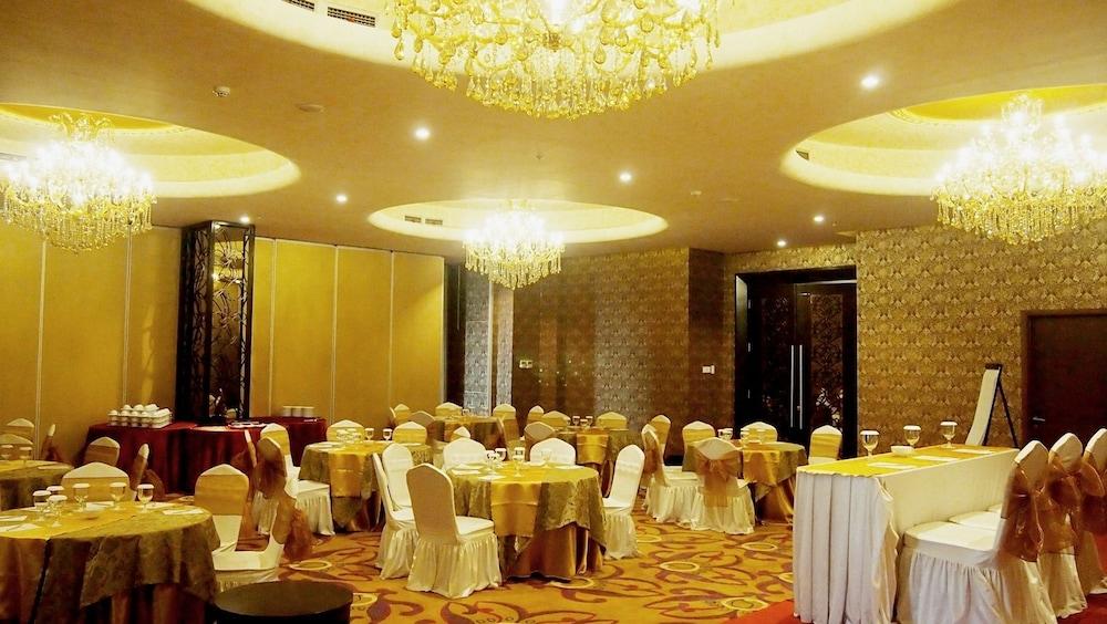 Sapphire Sky Hotel & Conference Serpong Zewnętrze zdjęcie