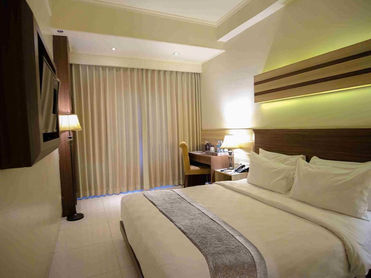 Sapphire Sky Hotel & Conference Serpong Zewnętrze zdjęcie