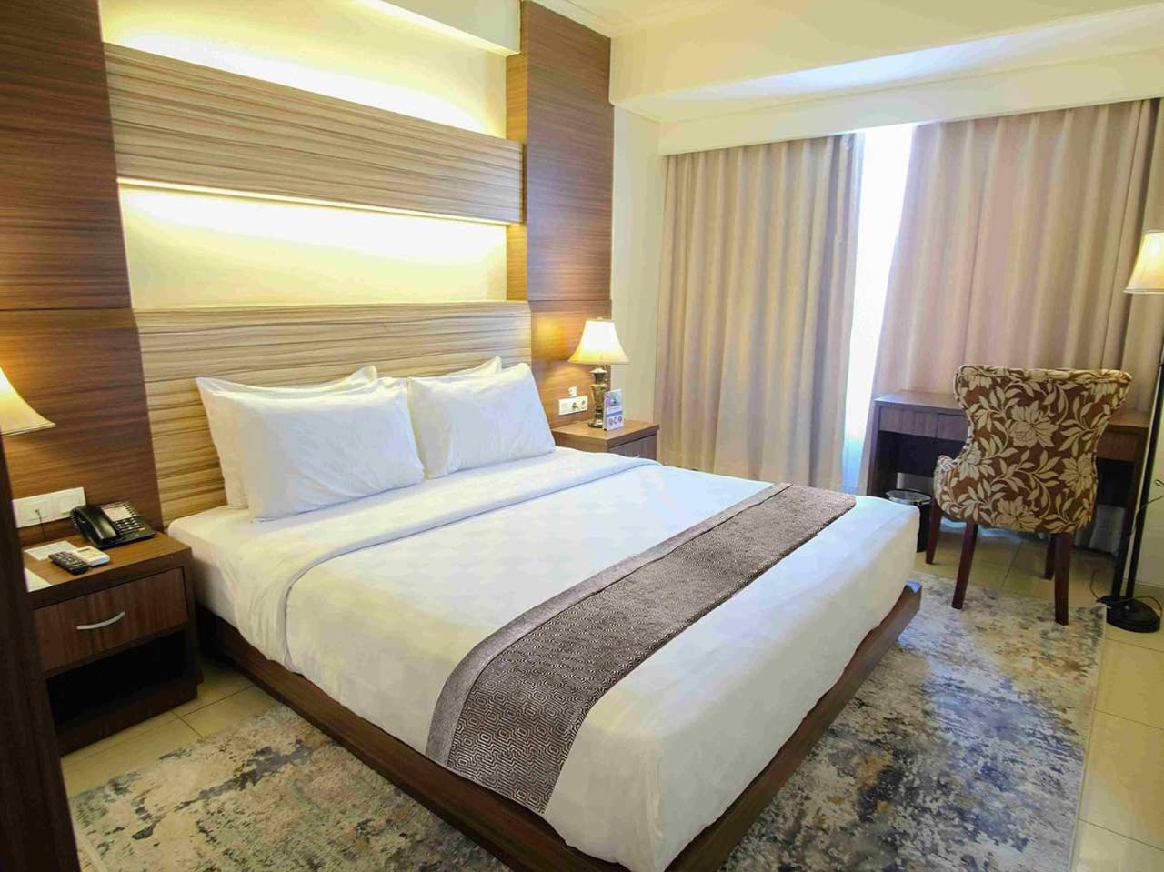 Sapphire Sky Hotel & Conference Serpong Zewnętrze zdjęcie