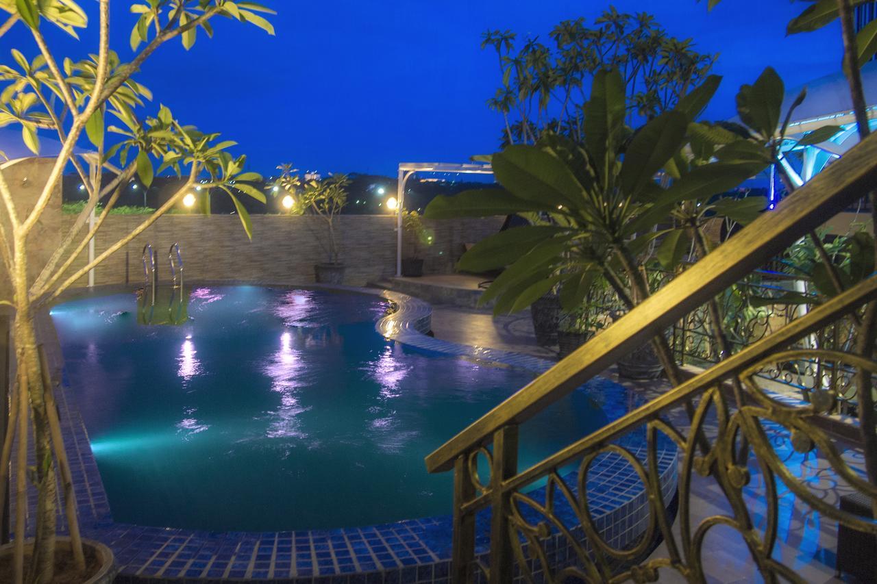 Sapphire Sky Hotel & Conference Serpong Zewnętrze zdjęcie